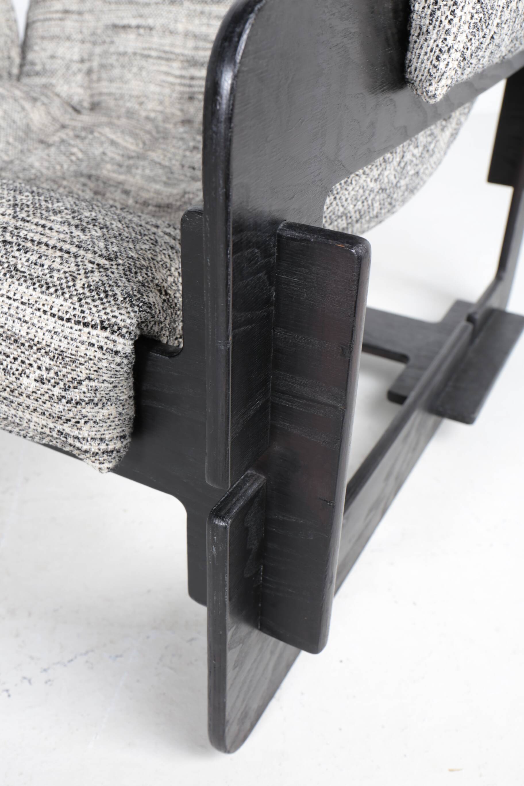 Pair of armchairs and coffee table Rover by Arne Jacobsen, 1968