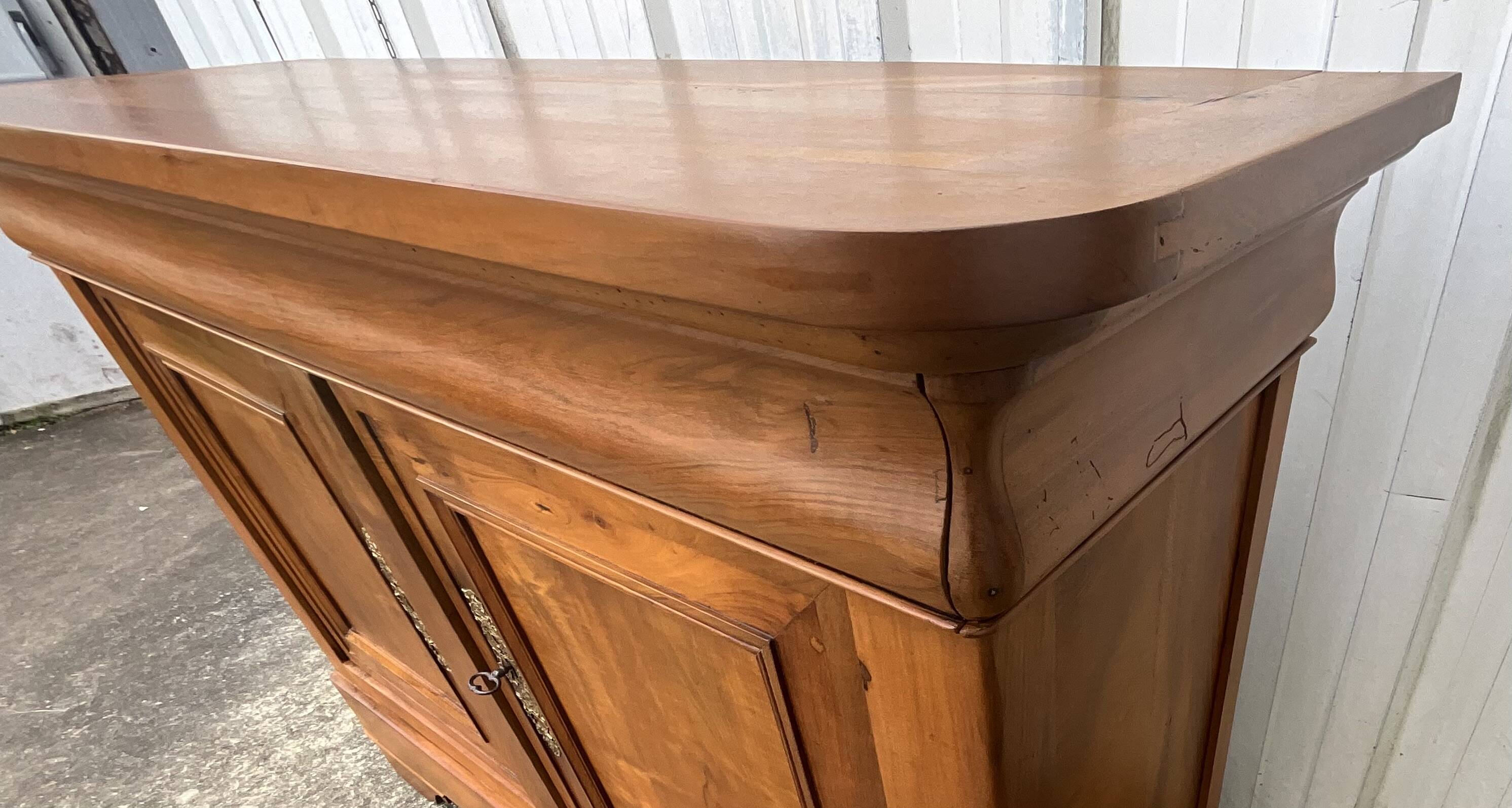 Louis-Philippe walnut buffet