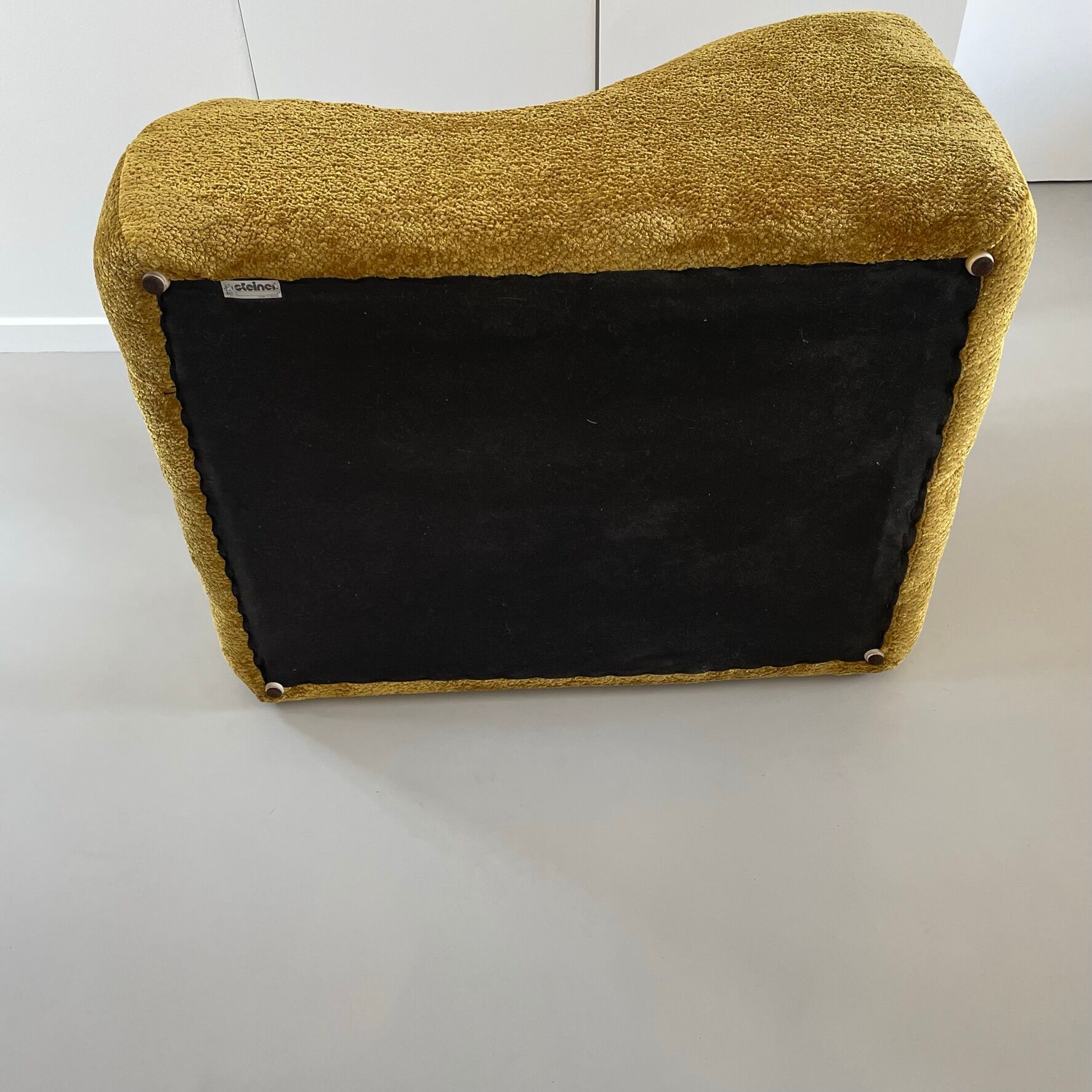 Chair, droit model from the "chromatic" series, Kwok Hoi Chan, Steiner 1970