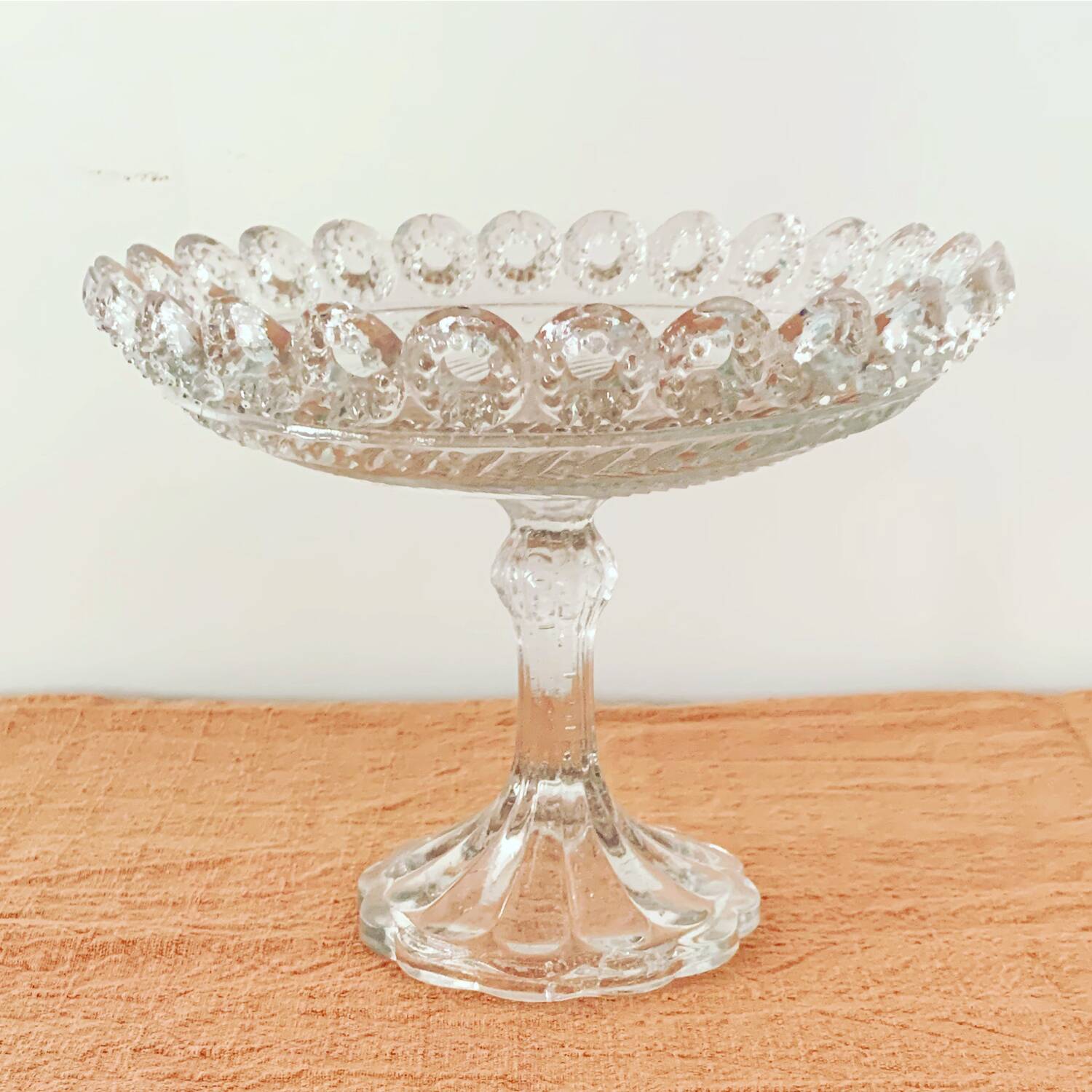 Old presentation dish on foot