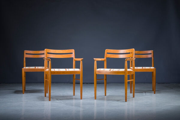 Chaises de salle à manger en teck danois du milieu du siècle par HW Klein pour Bramin, années 1970, Ensemble de 4