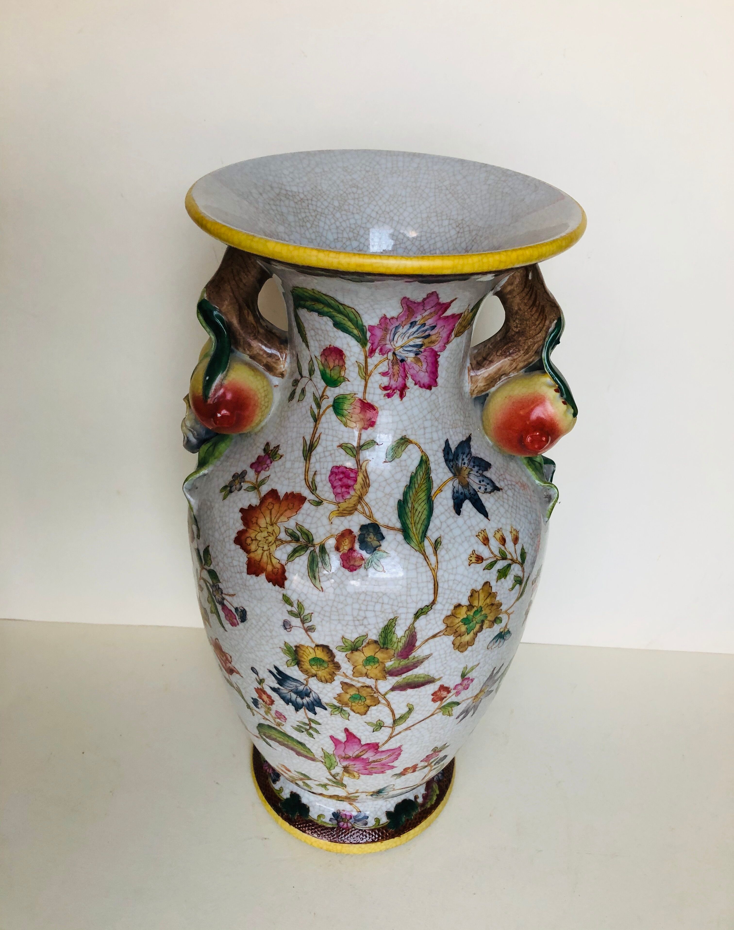 Vase in cracked earthenware