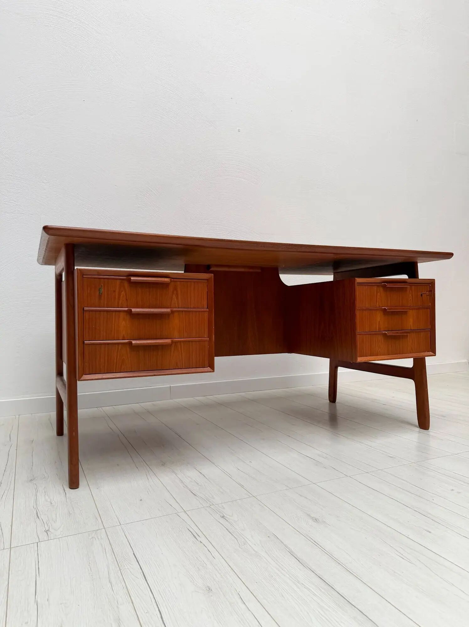 1960s vintage Danish design teak desk model 75 by Gunni Omann for Omann Jun