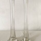 Paire de vases hauts anciens en verre transparent