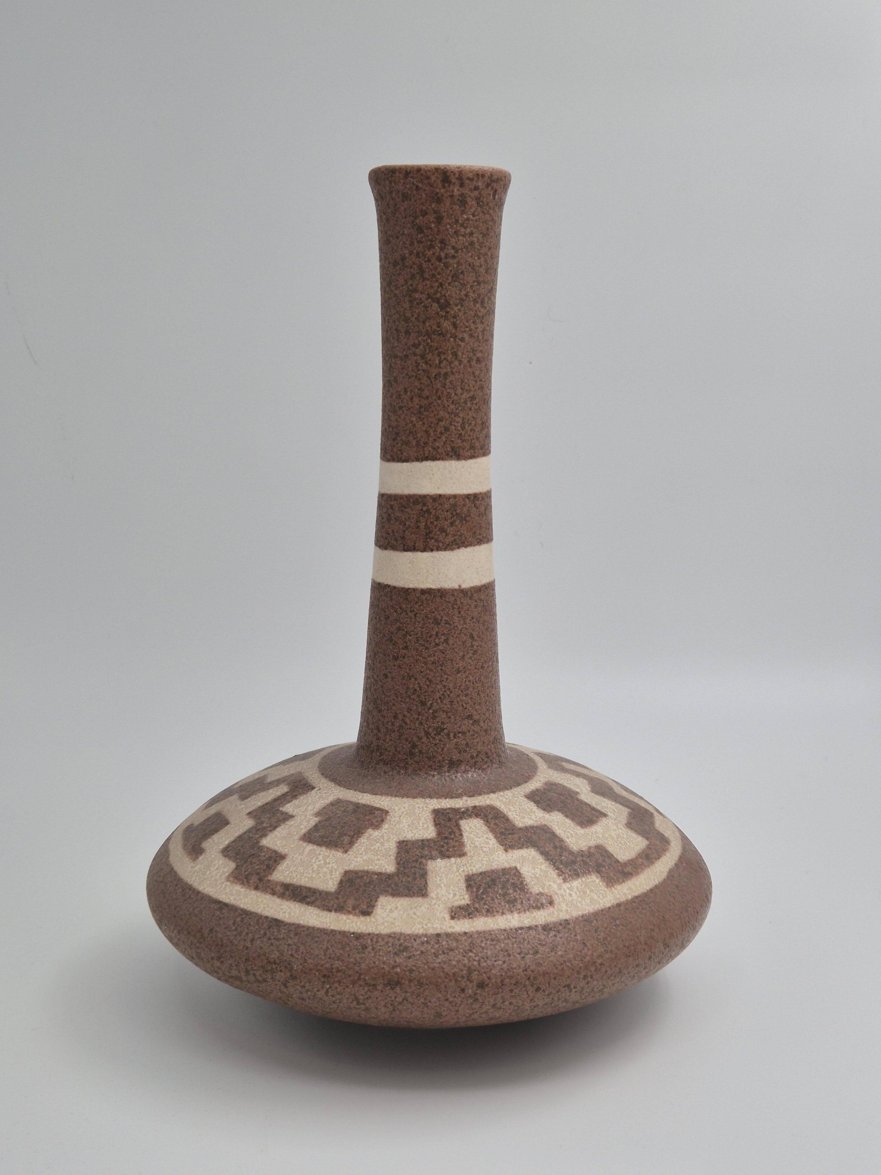 Ceramic sun / large vase with geometric pattern by Gmundner Austria, 1970s.