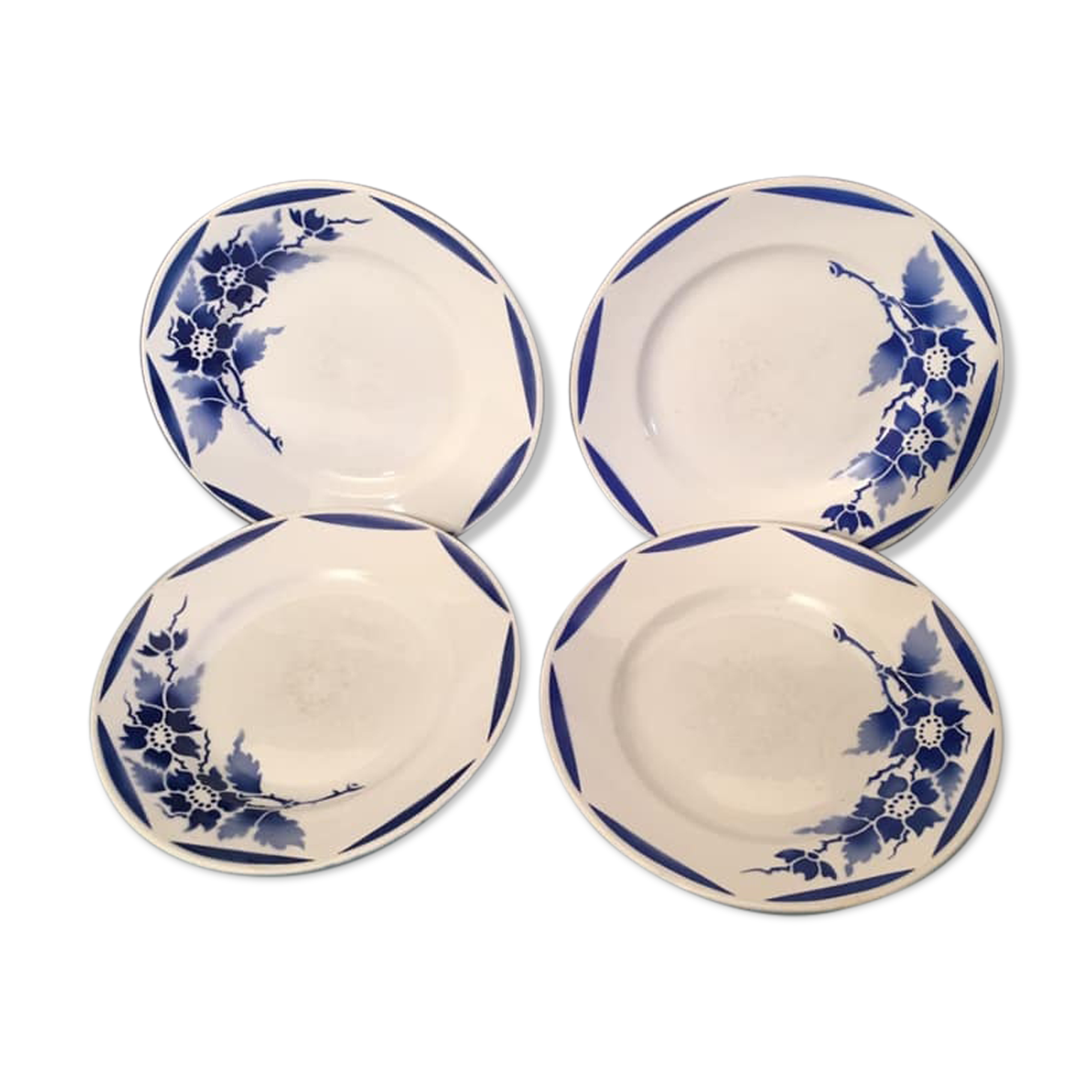 4 flat plates in earthenware stamped Moulin des Loups