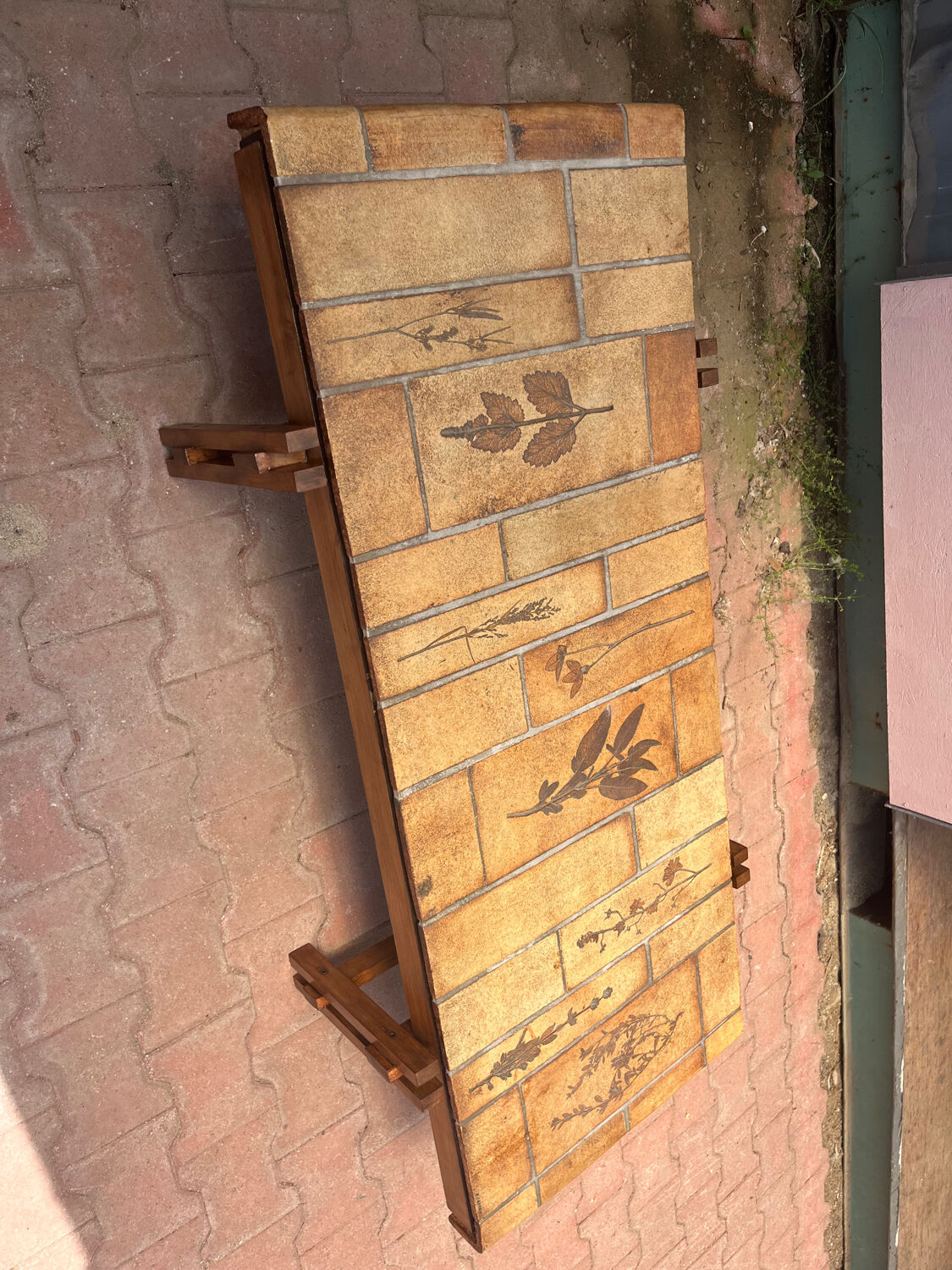 Roger ceramic capron coffee table in perfect condition