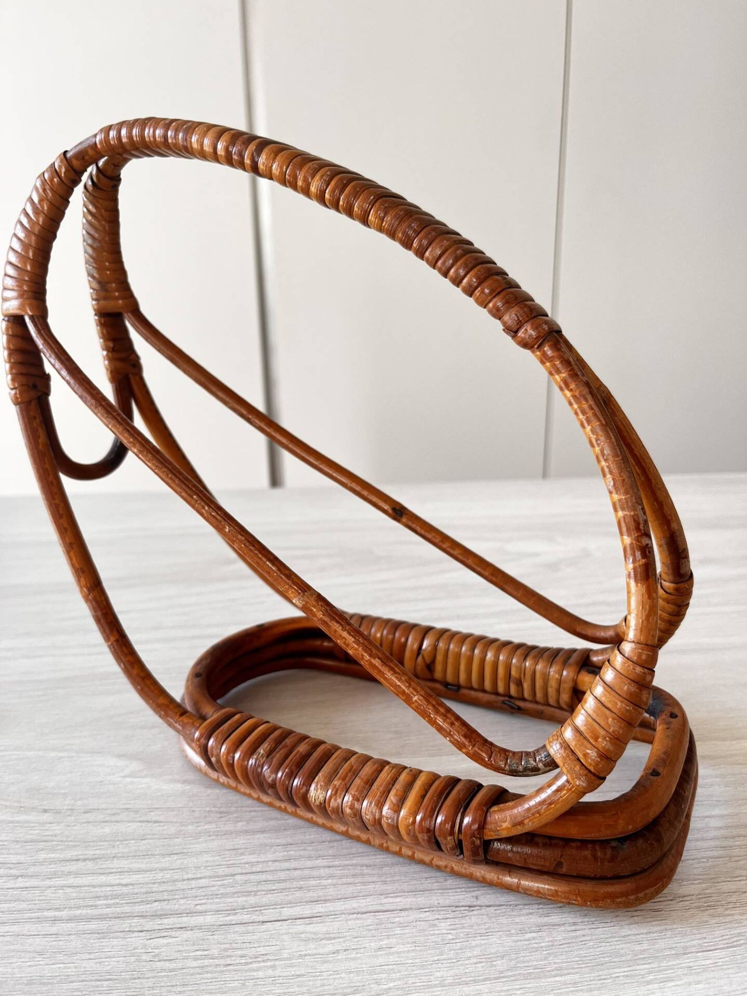 Rattan bottle holder