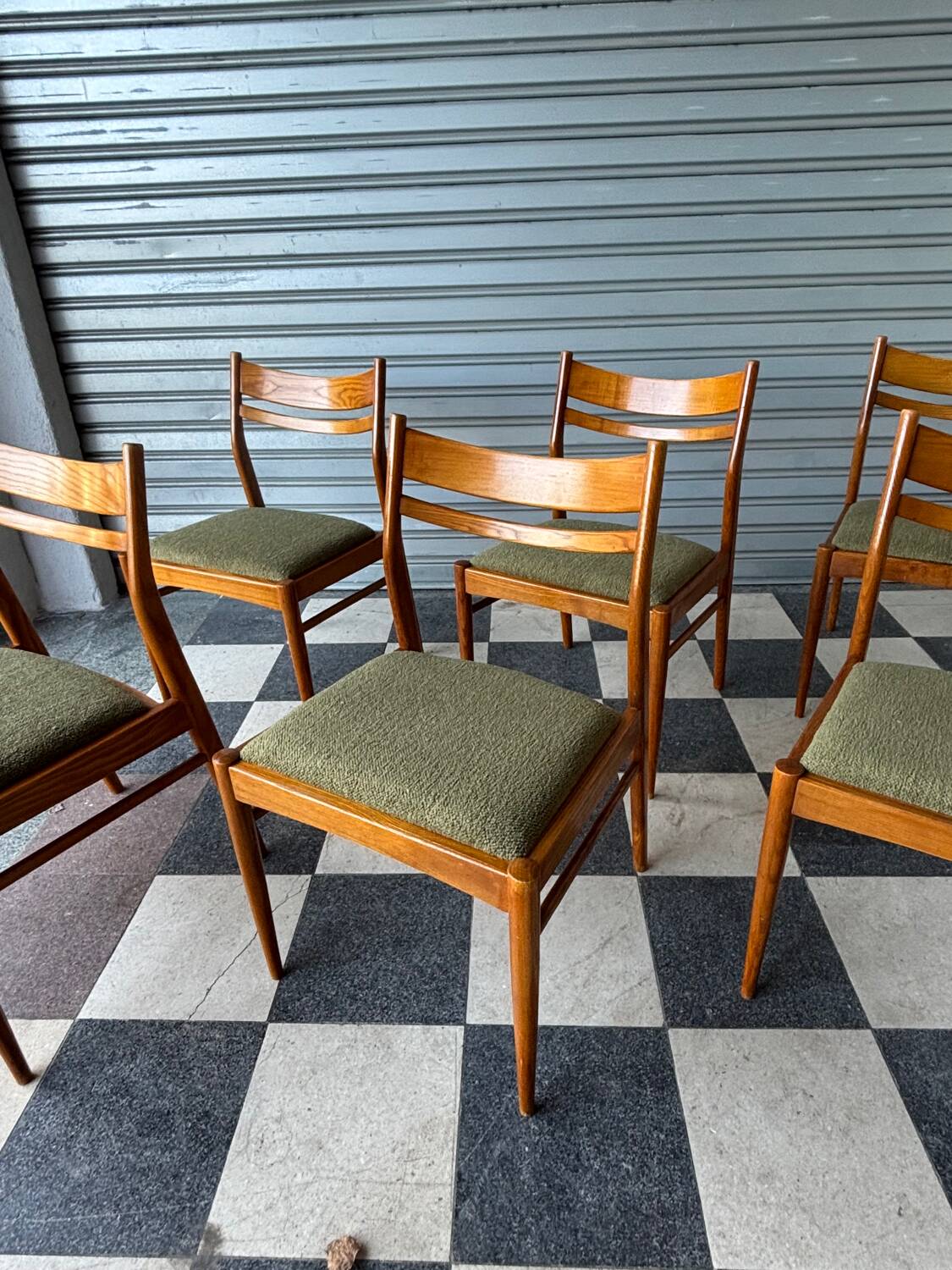 Set of 6 Scandinavian style chairs