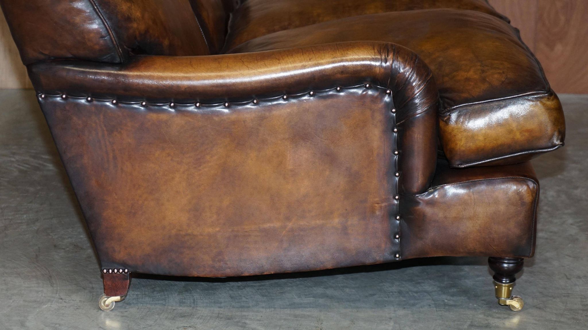 Howard & Son leather canapé, restored vintage, 3-seater