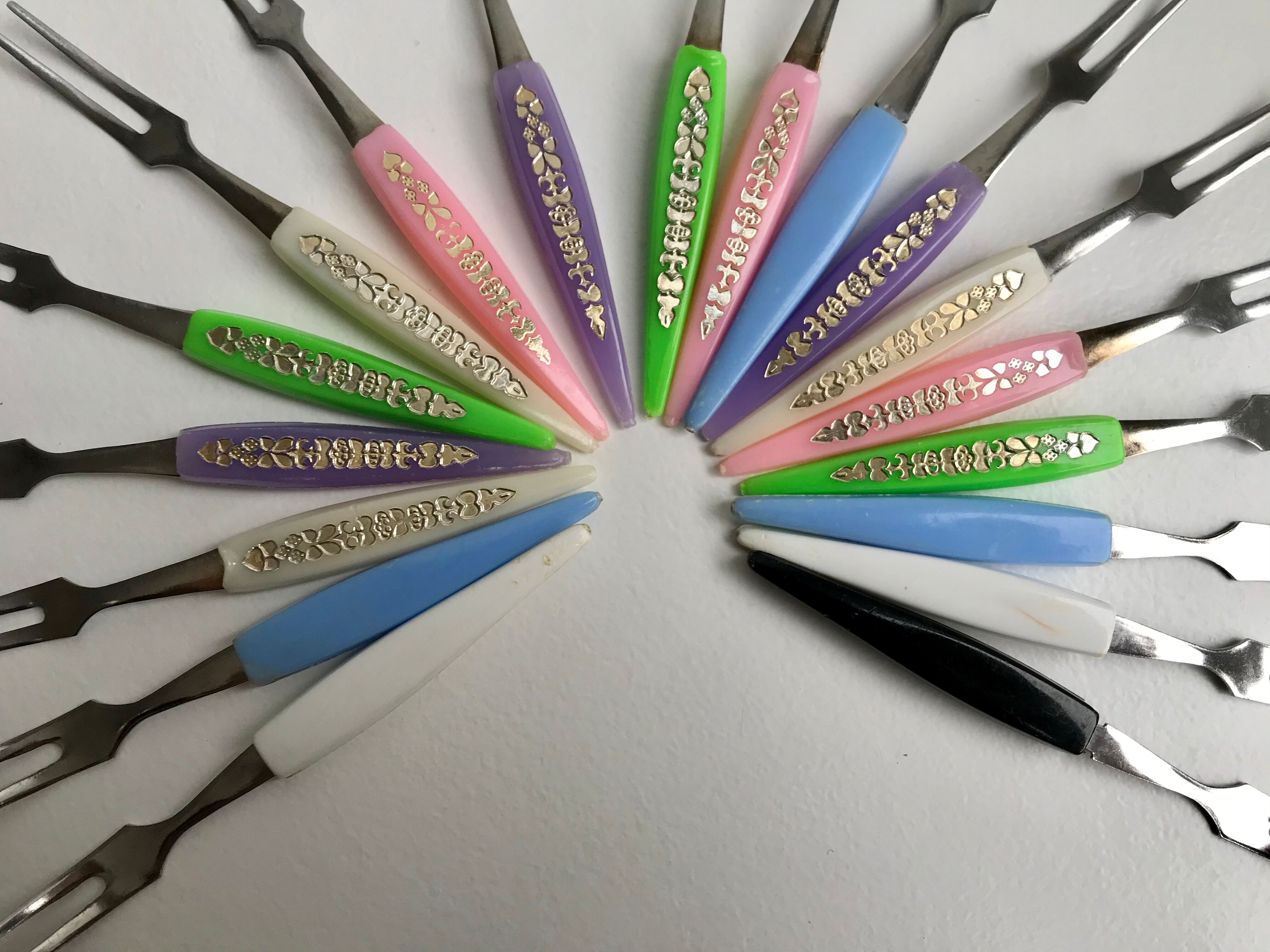 Set of 18 mini forks fruit aperitif 70s