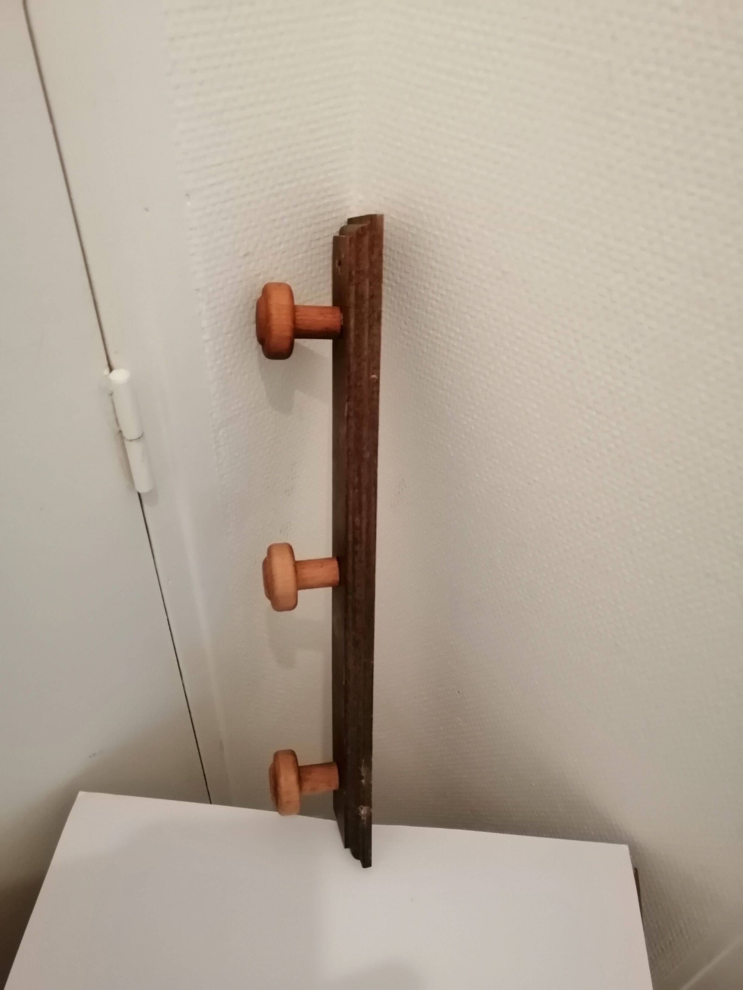 Wall coat rack 3 pateres
