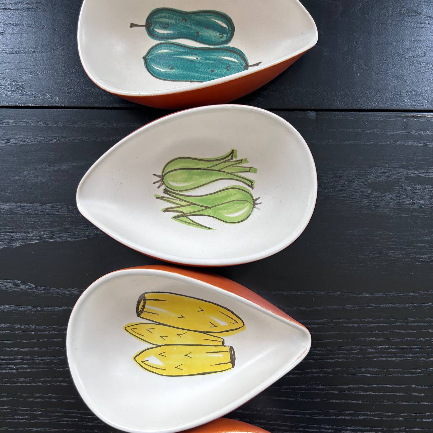Service de 5 coupelles décor légumes