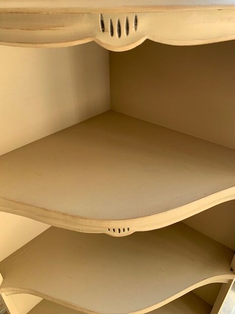 Corner cabinet - notch
