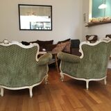 Paire de fauteuils verts amande