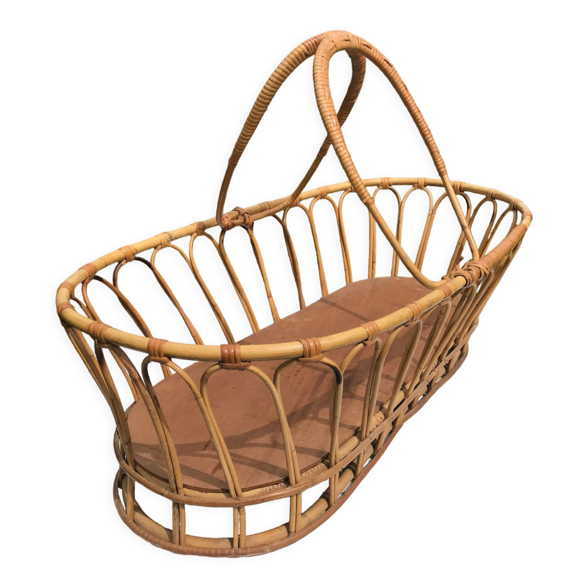 Rattan bassinet