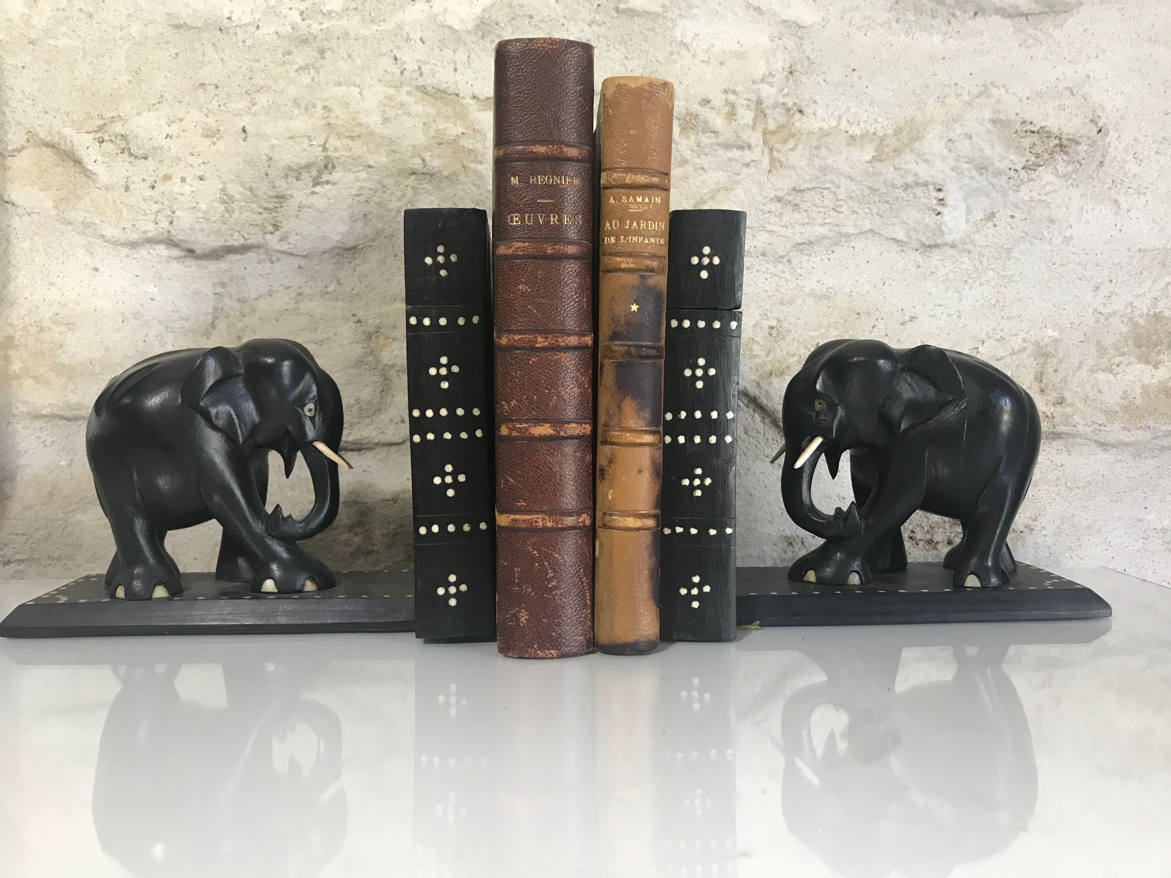 Serre-Livres éléphants en bois noirci vers 1930