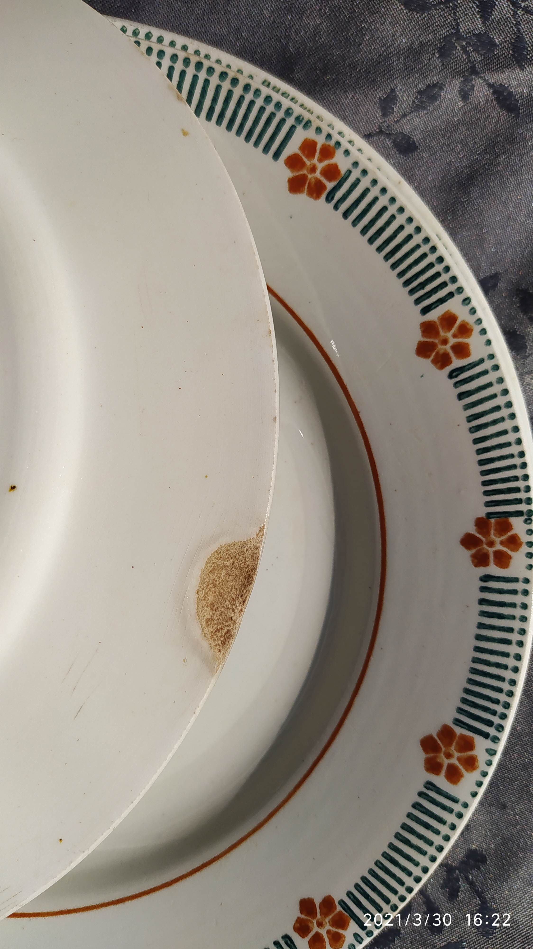 Série de 6 assiettes plates  et de 3 assiettes à dessert Vintage de St Amand