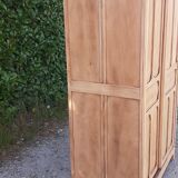 Parisian cabinet with 2 sliding doors 1 shelf solid beech