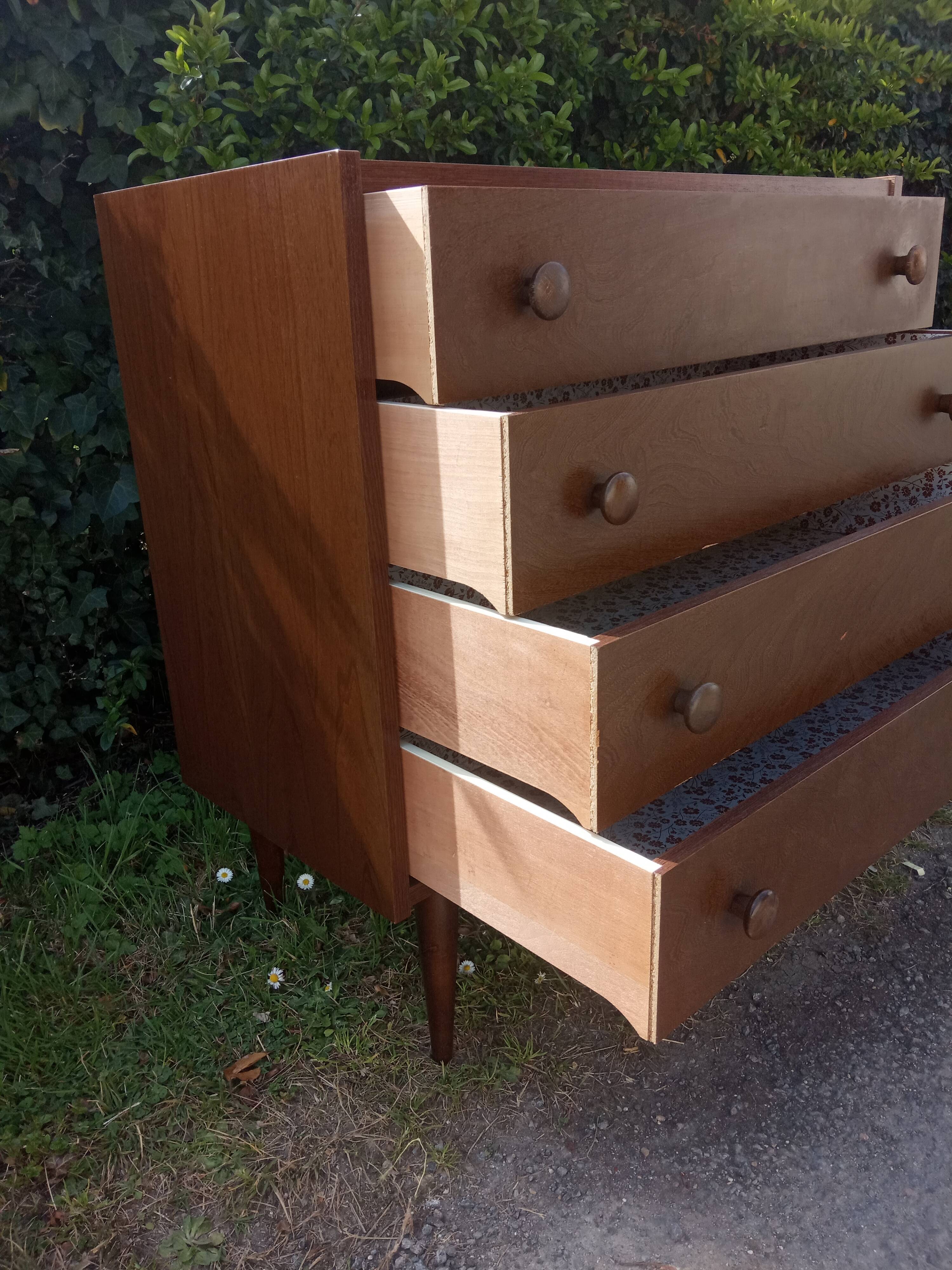 Vintage chest of drawers