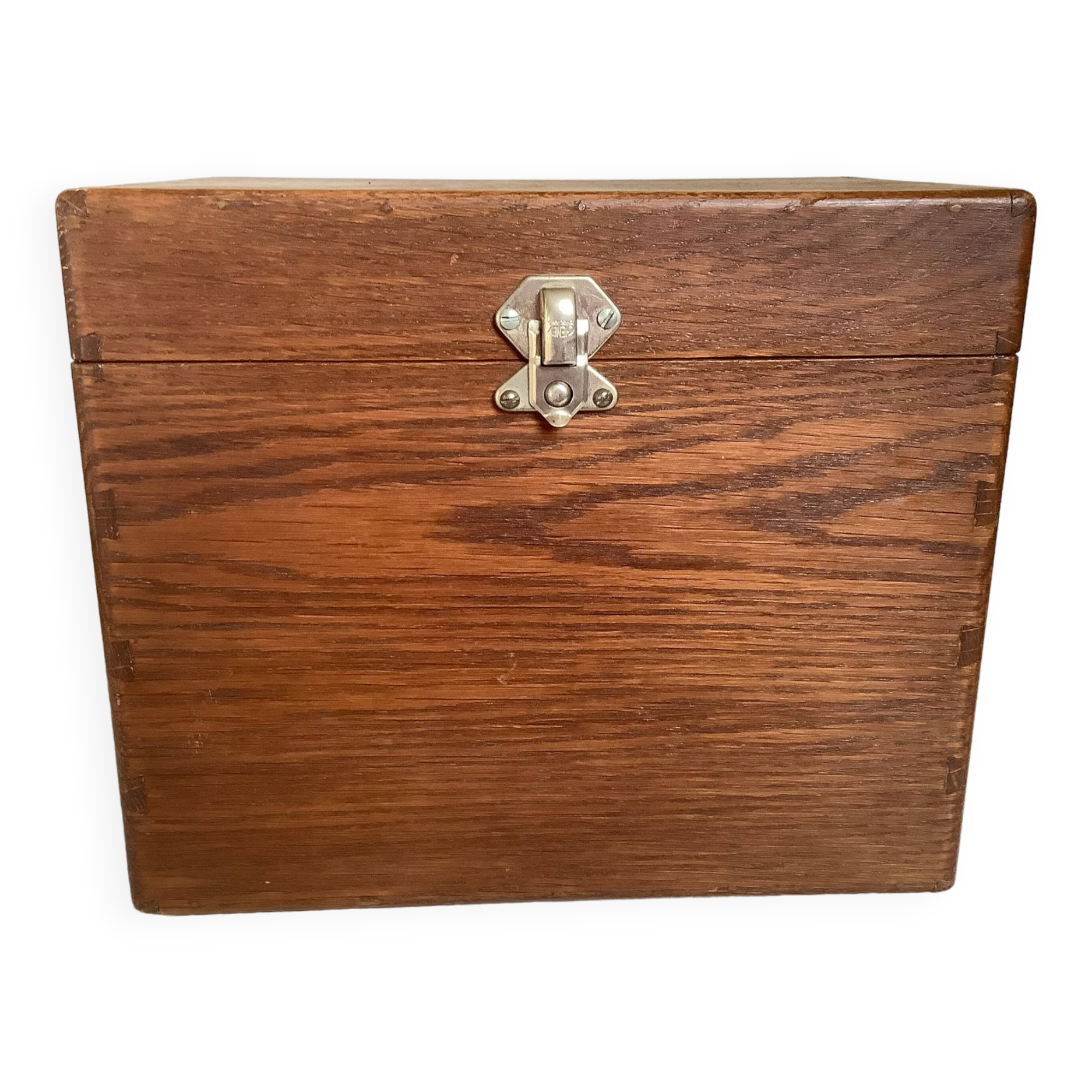 Cheney England dovetail wooden box