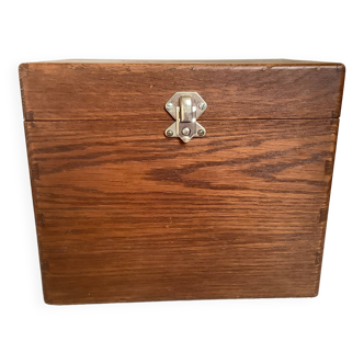 Cheney England dovetail wooden box