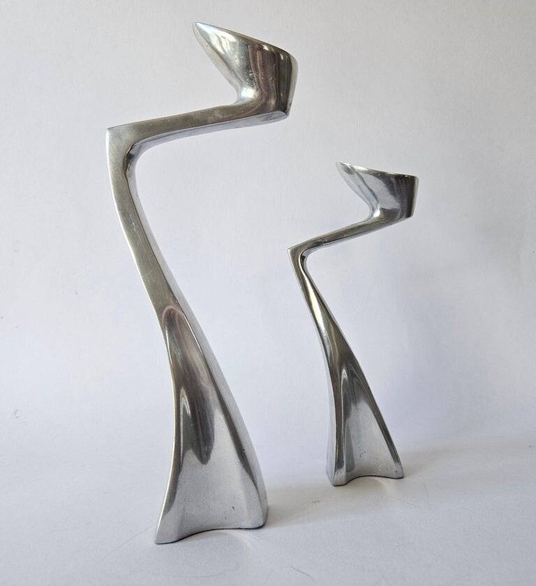 Paire de bougeoirs "Swan" par Matthew Hilton, Angleterre, années 1980