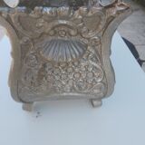 Cast iron planter