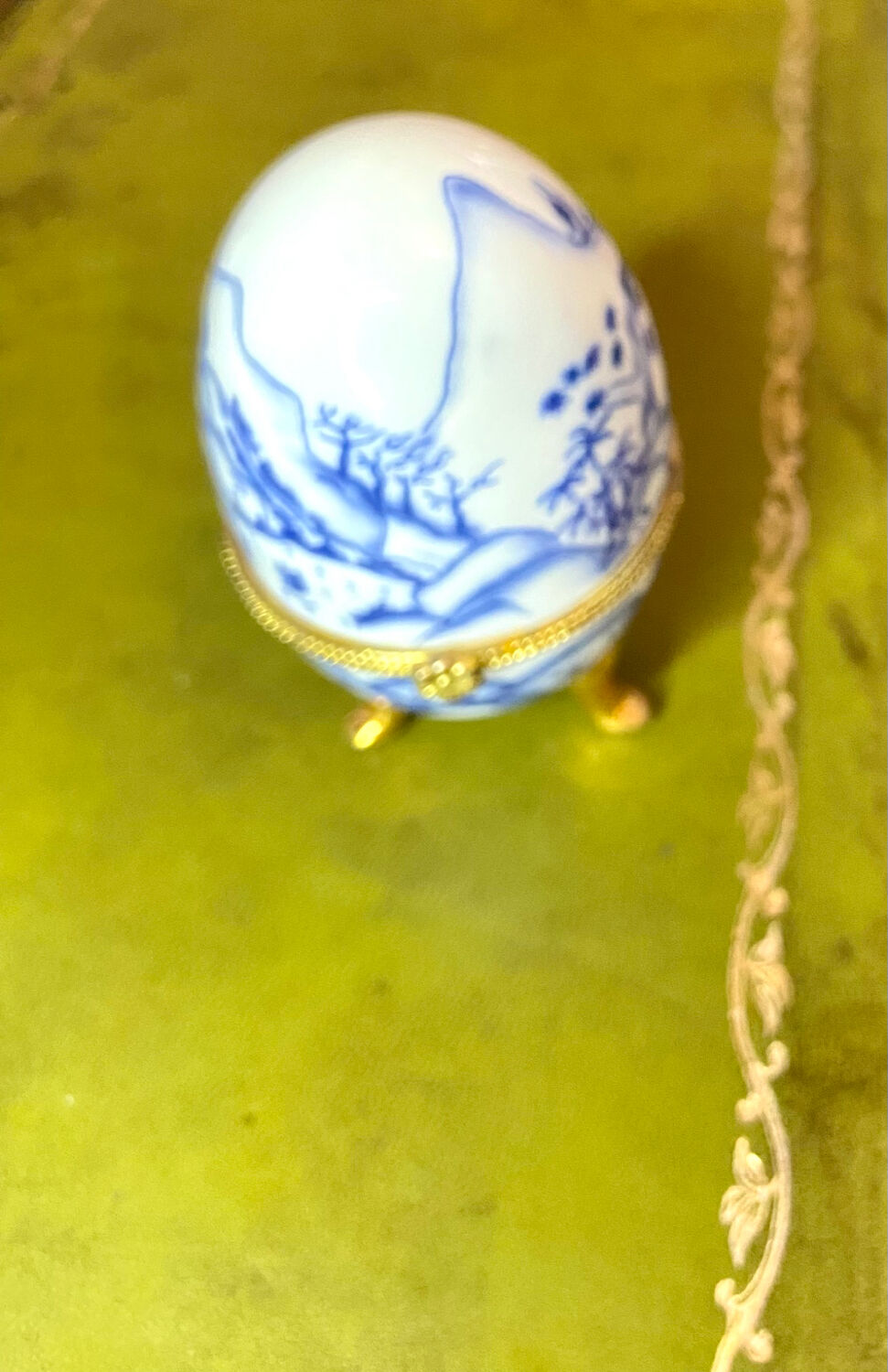 Porcelain egg