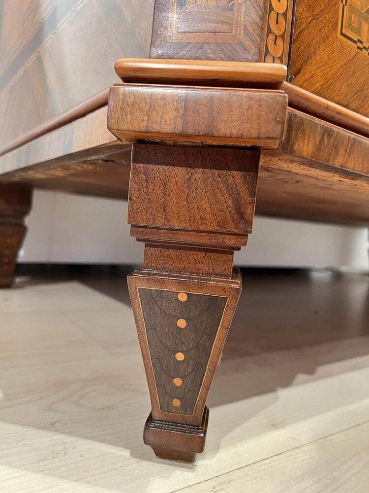 Austrian Louis XVI Commode in Walnut Veneer with Inlays and Gold Plate, 1790s