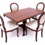 Table patte de lion avec chaises de la fin du XIXe siècle, Europe du Nord.