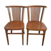 Lot of 2 vintage wooden chairs