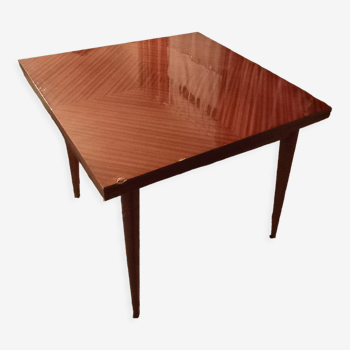 Folding table