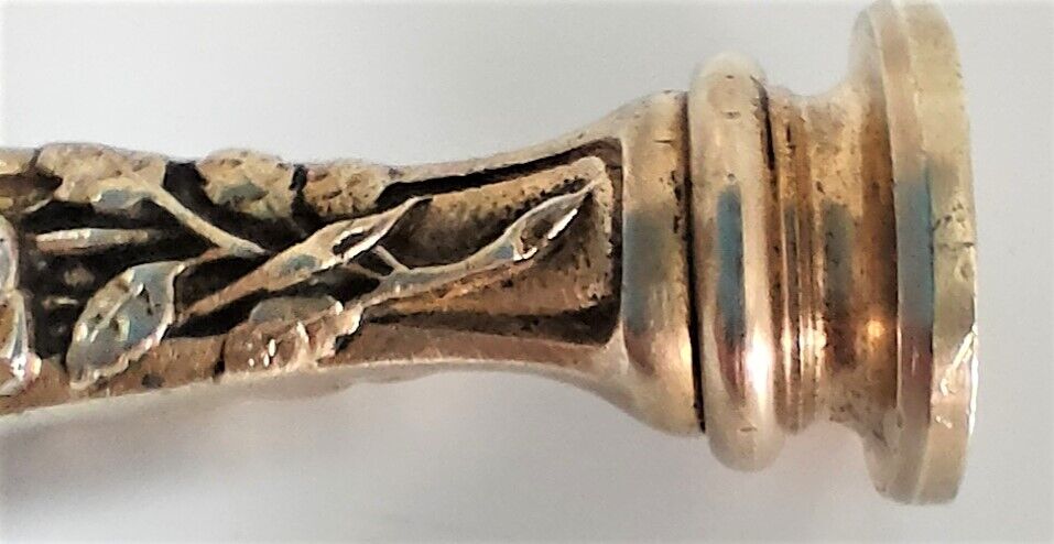 Seal stamp in gilded bronze art nouveau decorated with roses signed