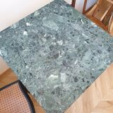 Table bistrot en marbre vert et pied en fonte noir