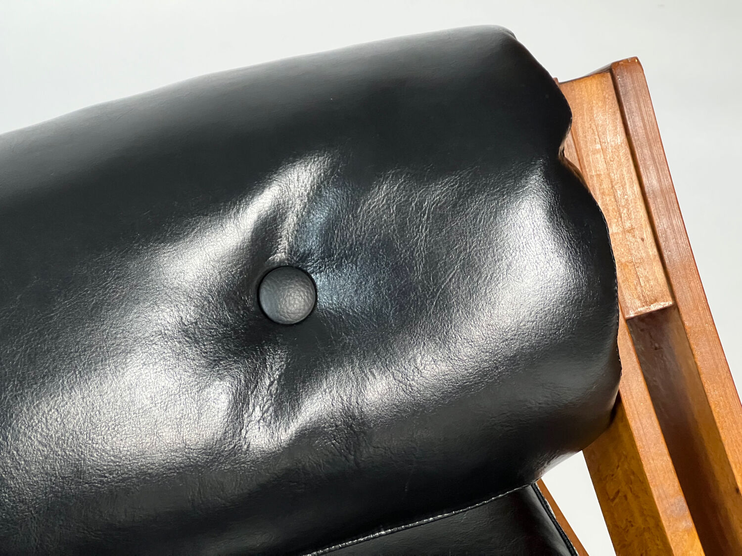 Vintage leather sofa daybed GS 195 by Gianni Songia for Sormani