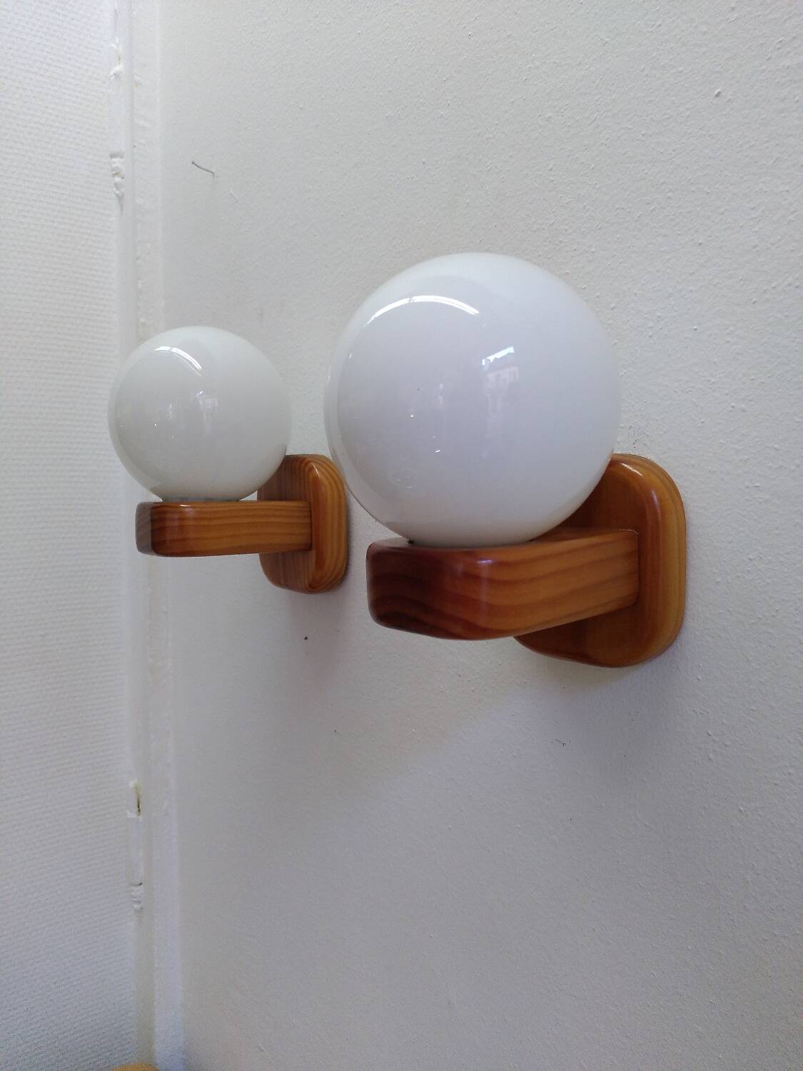 Pair of Scandinavian pine and opaline wall lights, 1980