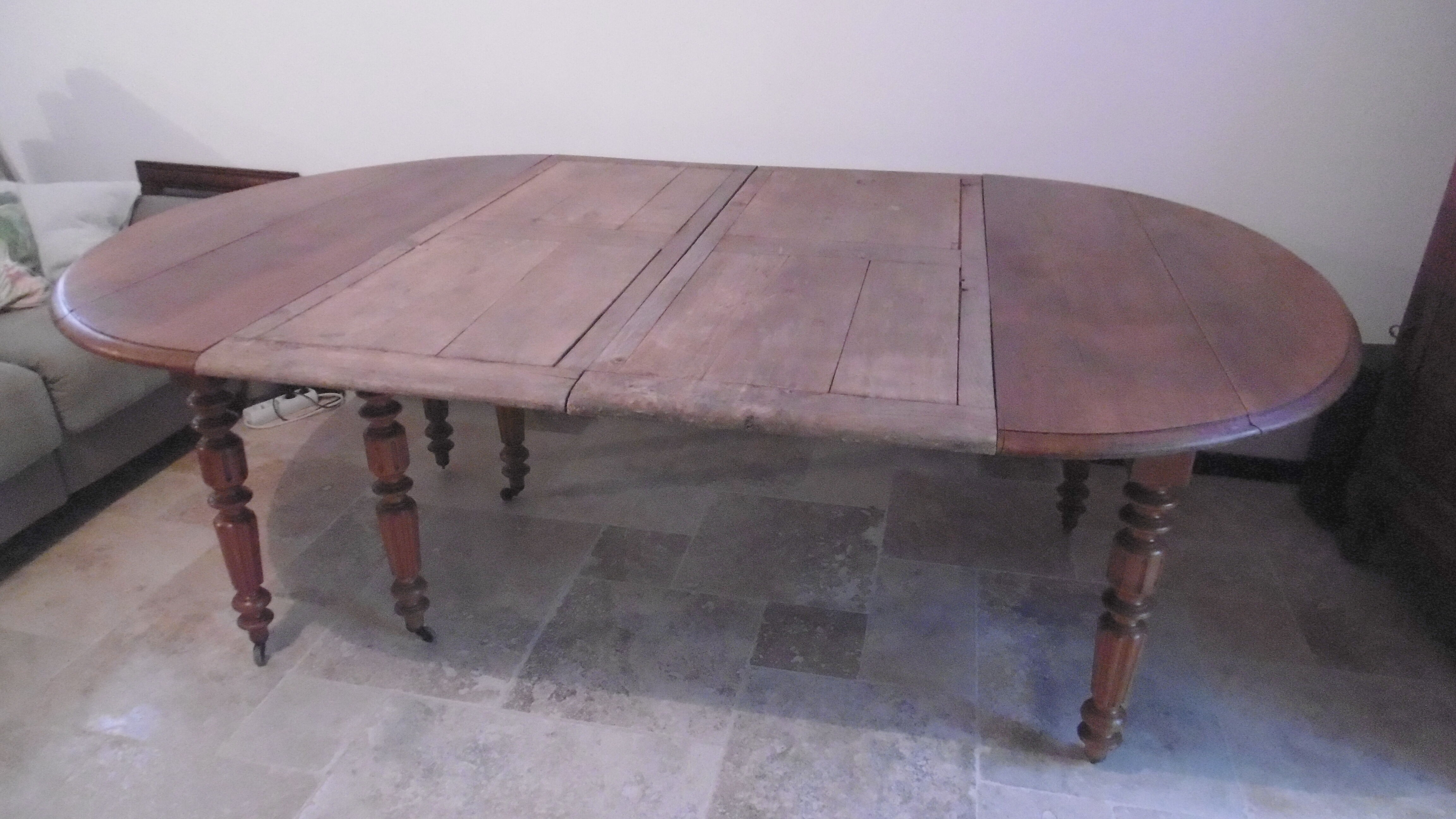 Table 6 feet with two extensions in Cherry