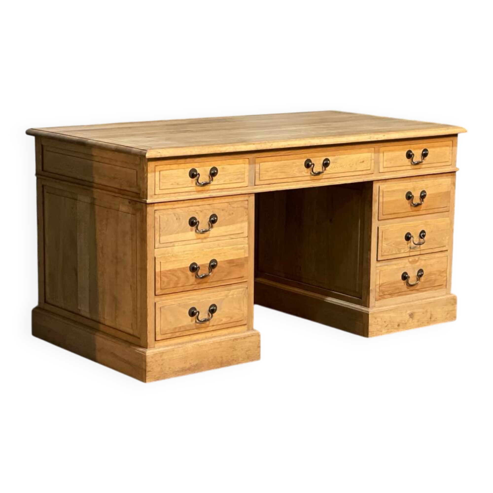 Flat oak desk