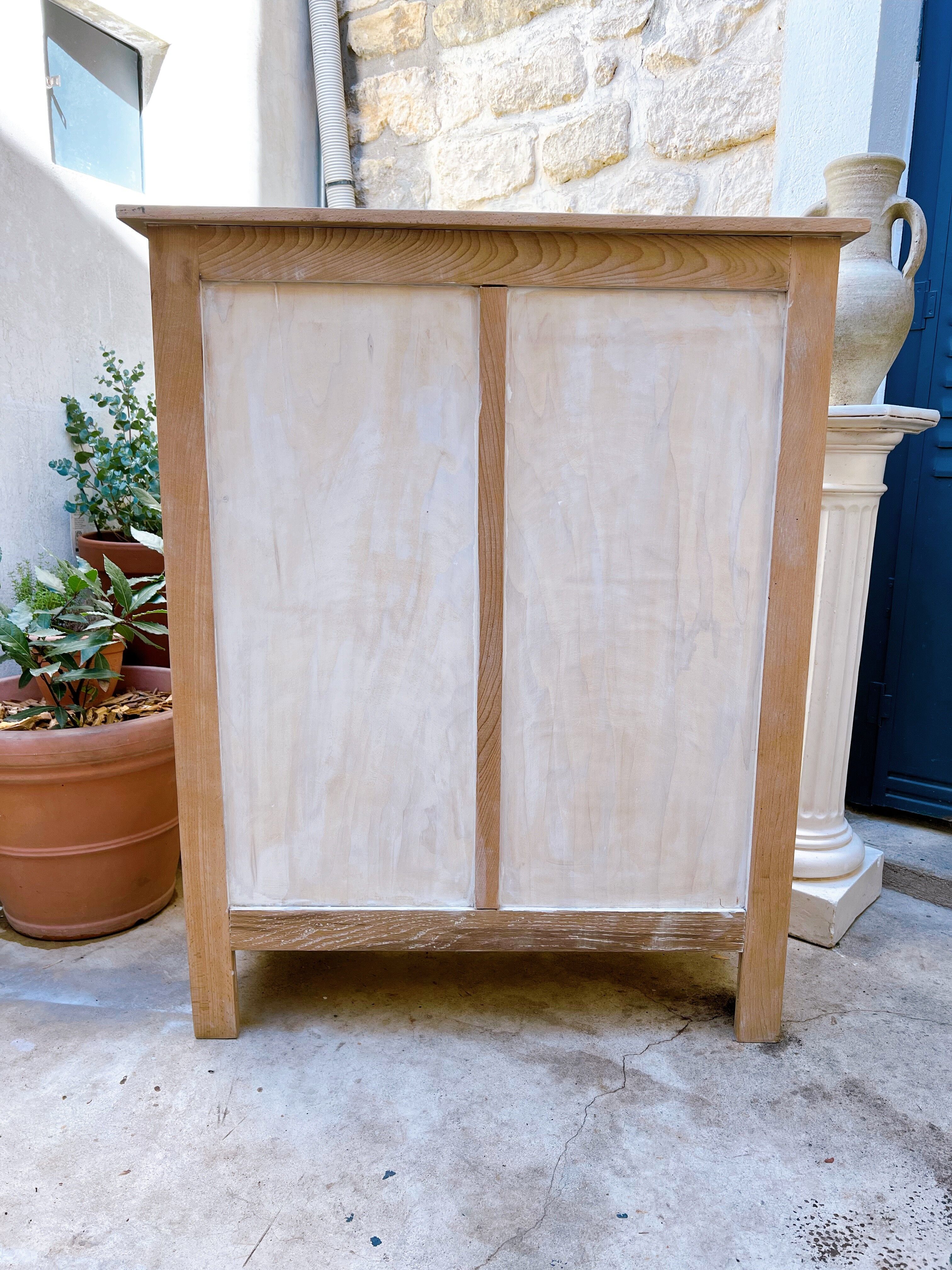 Parisian buffet without doors