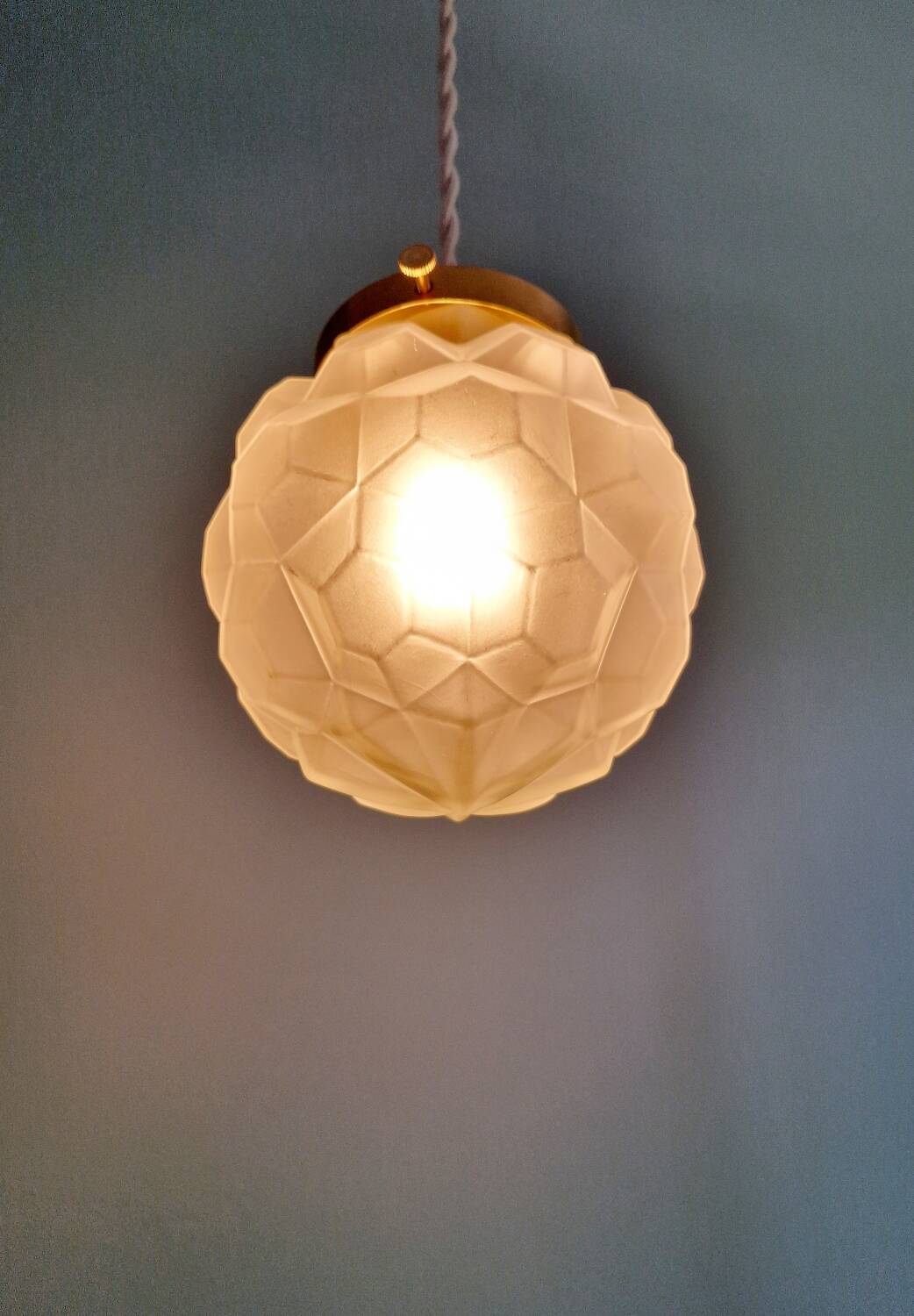 Art Deco pendant/portable lamp in frosted glass, 1920s