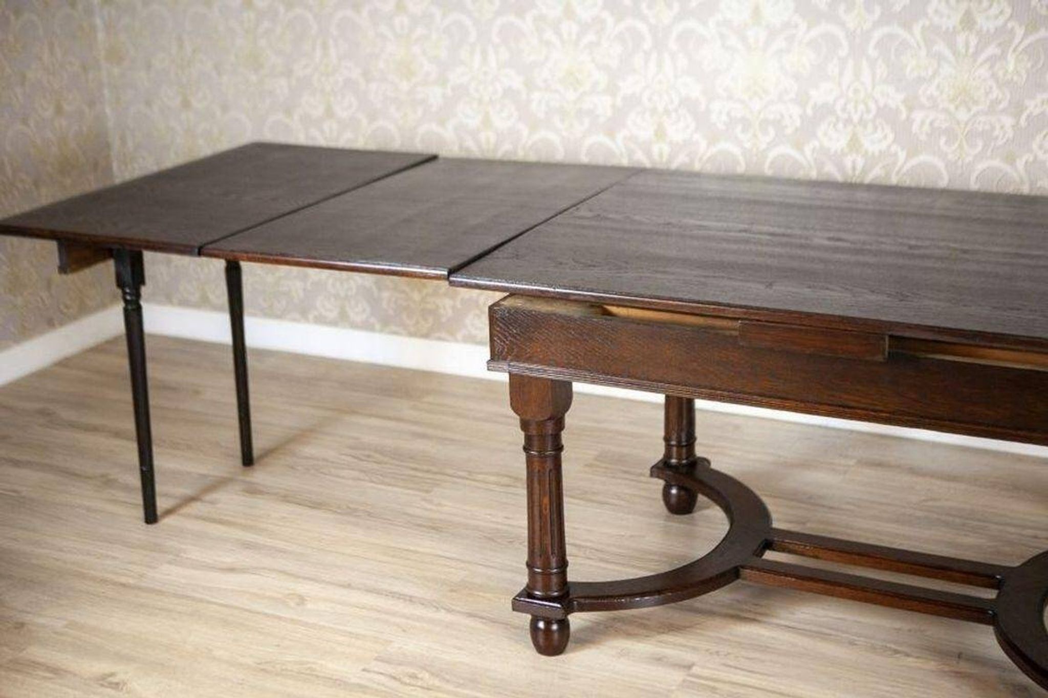 Early 20th Century Extendable Oak Dining Table, 1930s