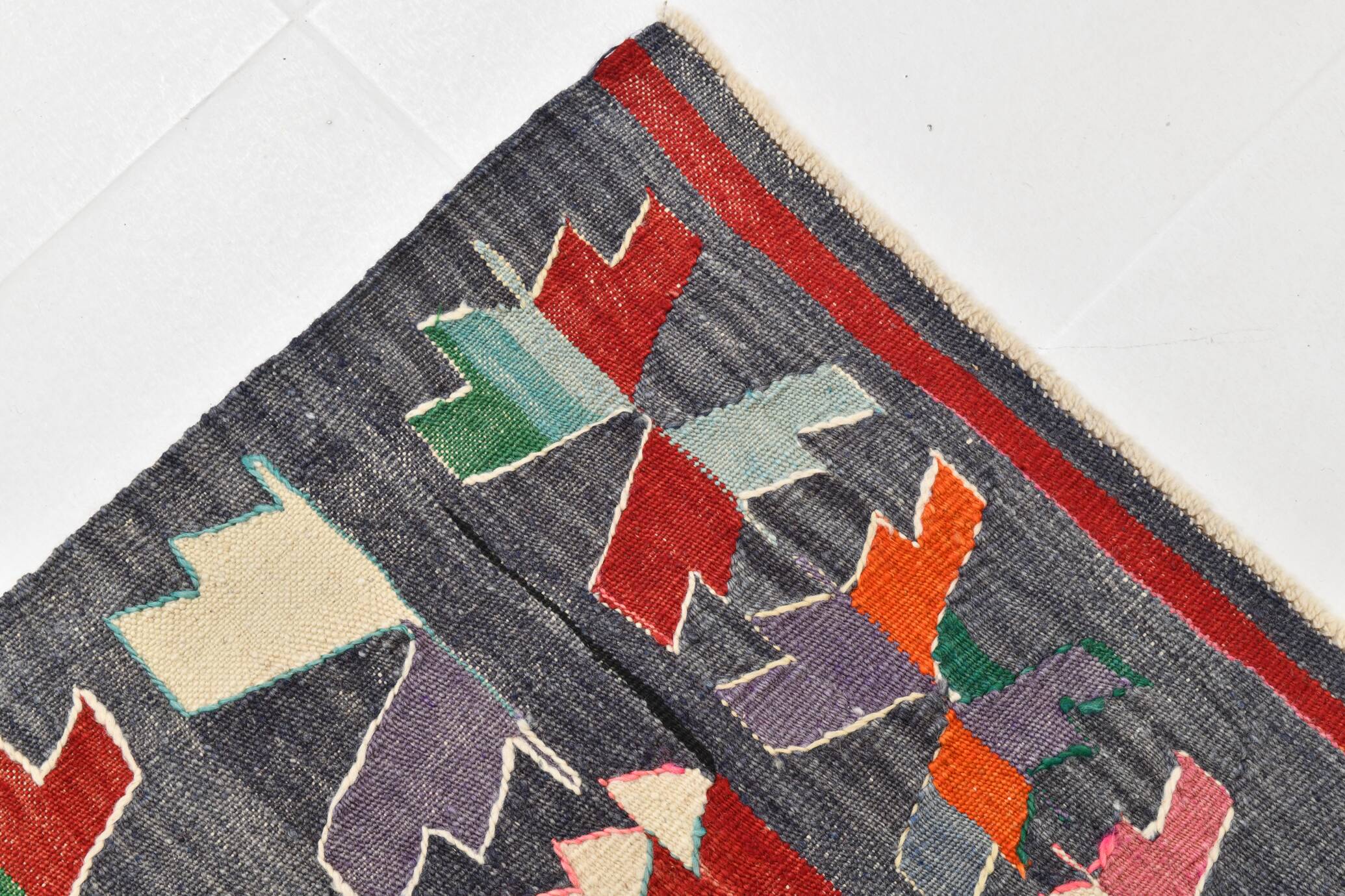 5x9 Red & Green Geometric Tribal Vintage Kilim Rug, 170x267Cm