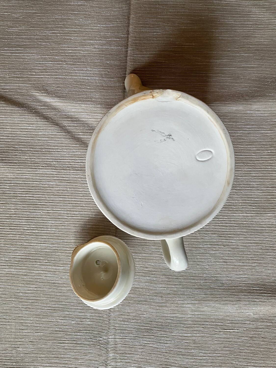 Vintage Solitary Teapot