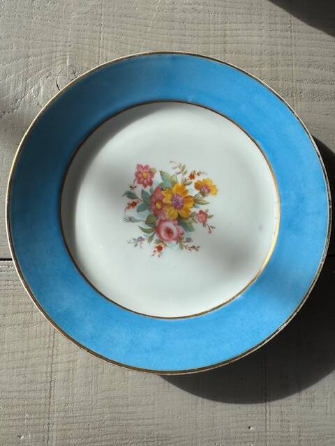 Service ancien de style Napoléon 3– 35 assiettes & pièces de présentation