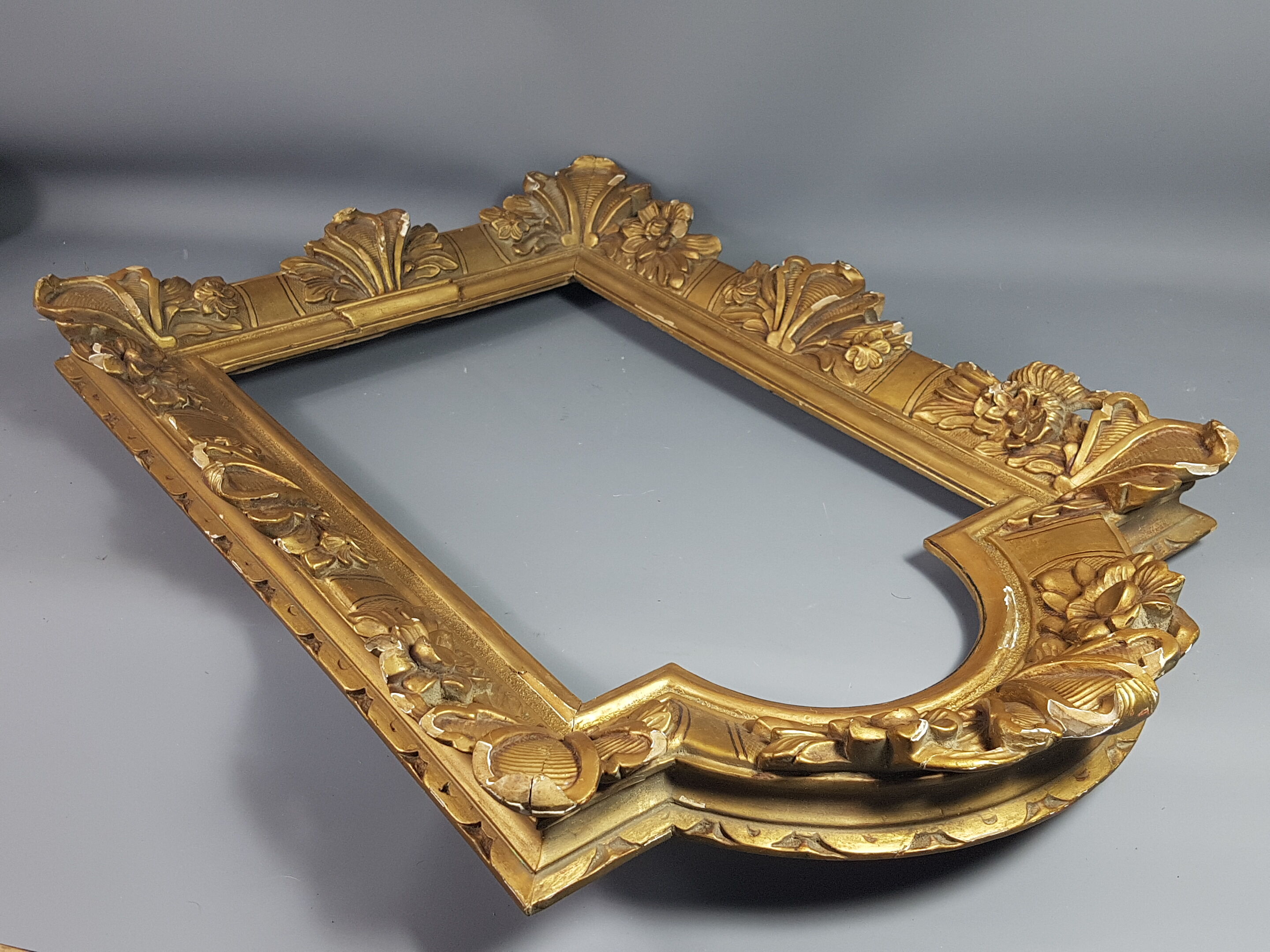 Frame carved wood, key 18th century 63x41 Leaf 47x27cm Bel state SB150