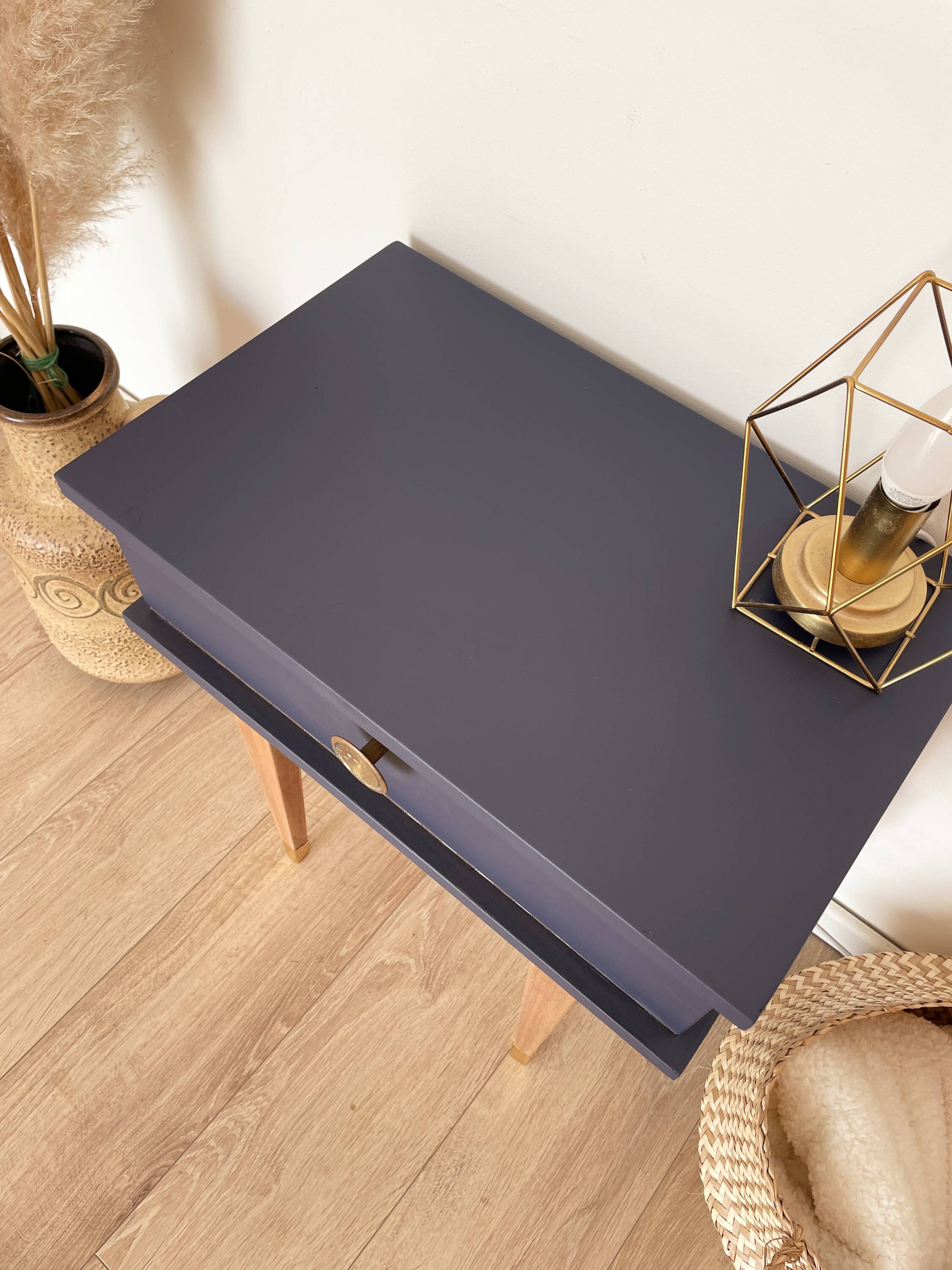 Vintage bedside table, tapered legs - Sèvres blue