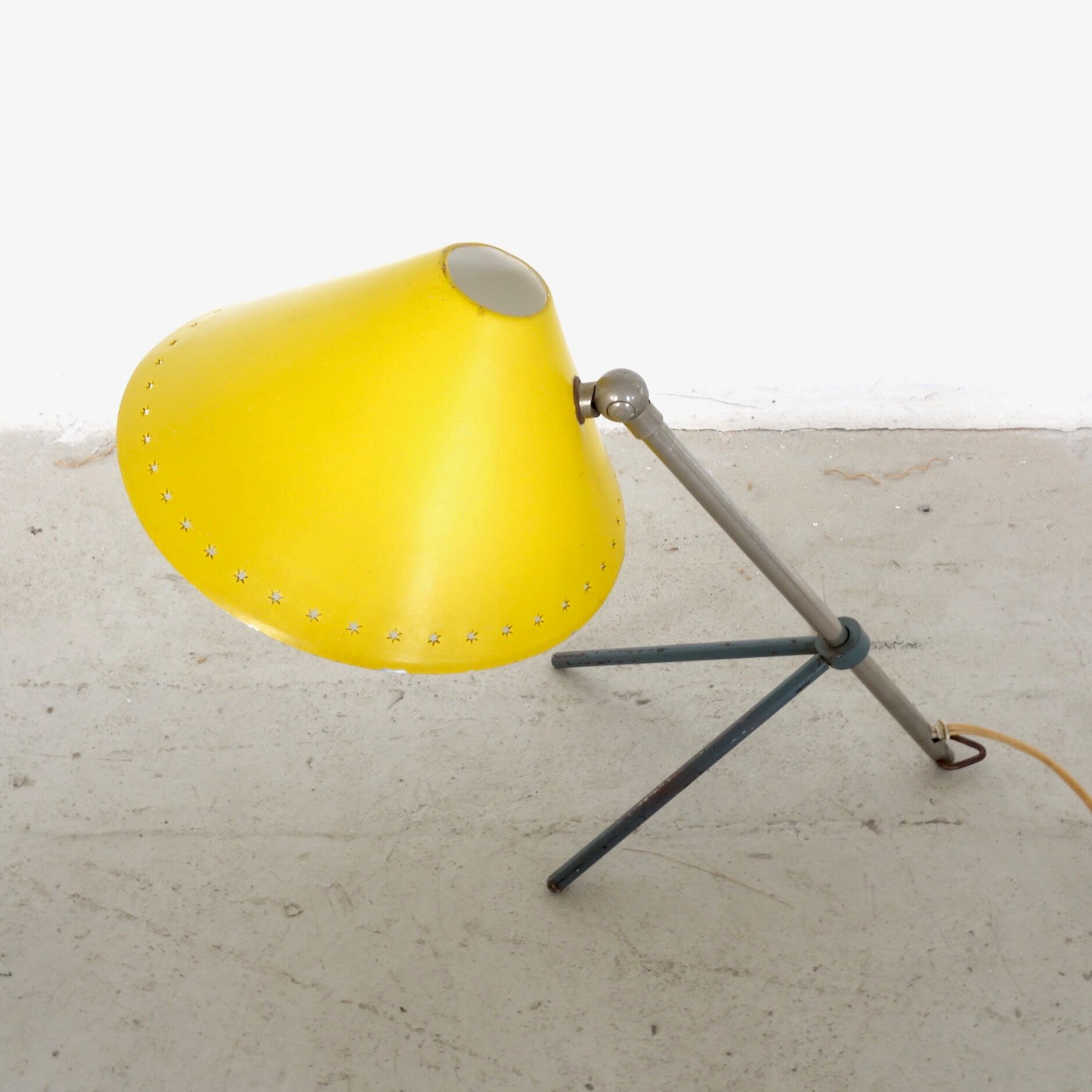 Desk lamp or apply wall Pinocchio Mid-Century yellow by H.Th.J.A. Busquet for Hala, 1953