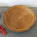 Old woven wicker fruit basket, wicker bread basket, round wicker wicker basket