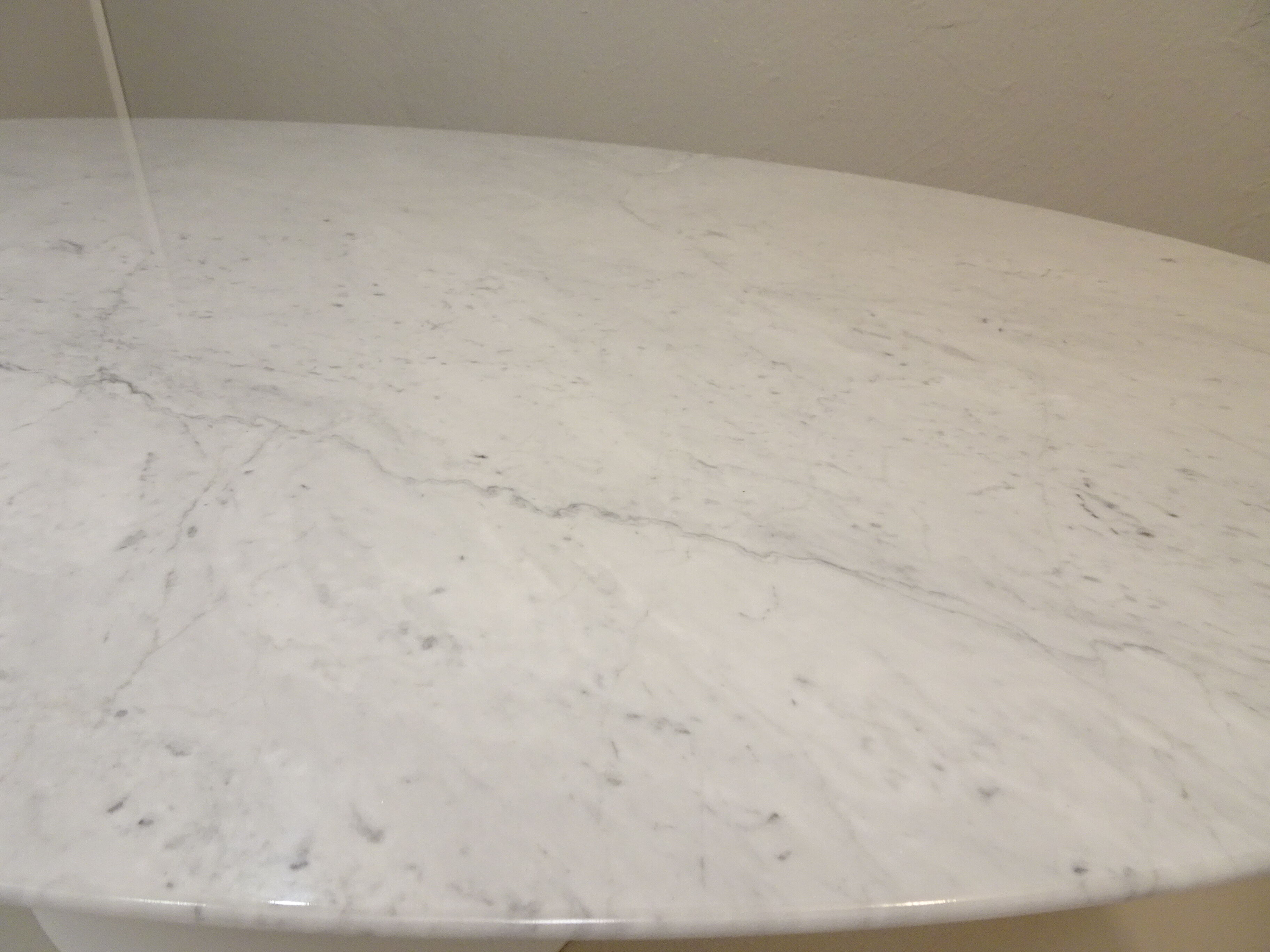 Table ovale d'Eero Saarinen édition Knoll 198 cm